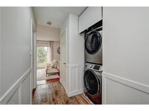 39 Southwood Drive, Kitchener, ON - Indoor Photo Showing Laundry Room