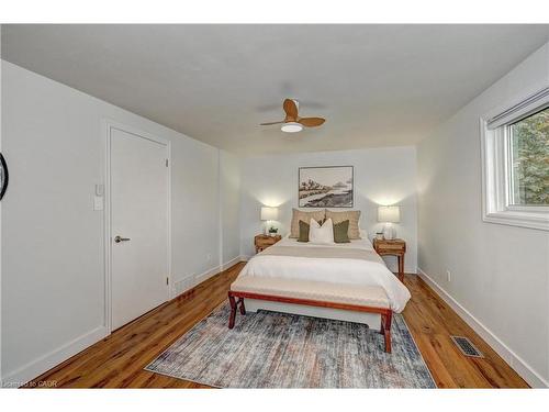 39 Southwood Drive, Kitchener, ON - Indoor Photo Showing Bedroom