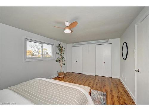 39 Southwood Drive, Kitchener, ON - Indoor Photo Showing Bedroom