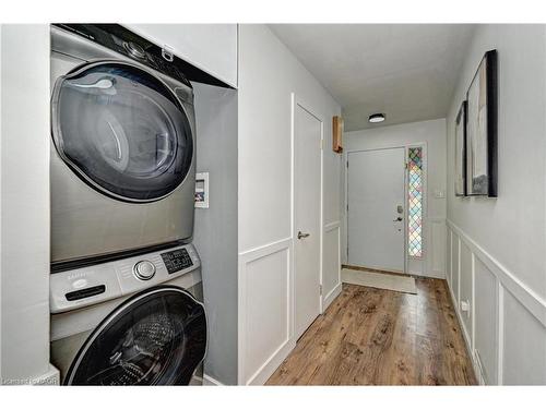 39 Southwood Drive, Kitchener, ON - Indoor Photo Showing Laundry Room