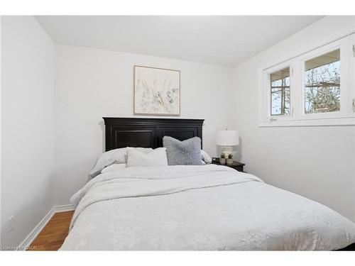 131 Nash Road N, Hamilton, ON - Indoor Photo Showing Bedroom