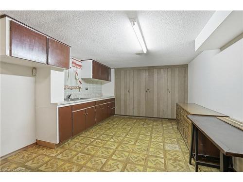 131 Nash Road N, Hamilton, ON - Indoor