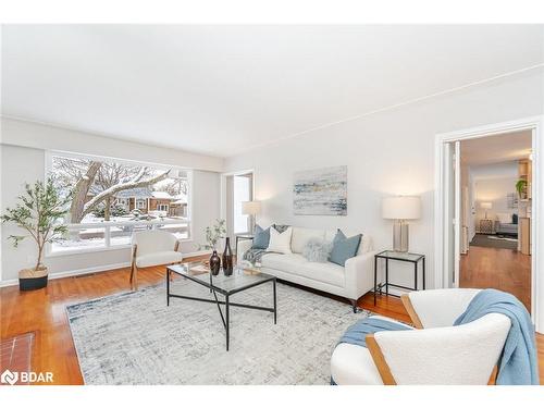 171 Sherwood Rise, Hamilton, ON - Indoor Photo Showing Living Room