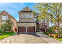 2001 Rosemount Crescent  Oakville, ON L6M 3P5