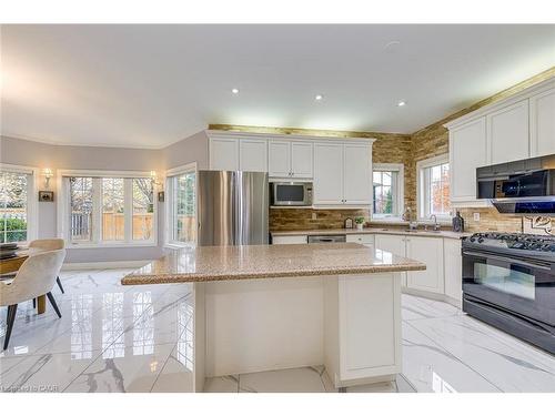 2001 Rosemount Crescent, Oakville, ON - Indoor Photo Showing Kitchen With Stainless Steel Kitchen With Upgraded Kitchen
