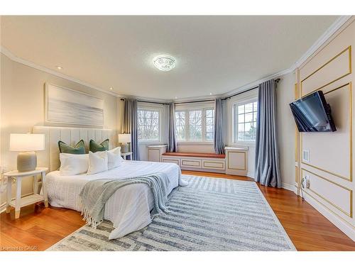 2001 Rosemount Crescent, Oakville, ON - Indoor Photo Showing Bedroom