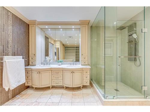 2001 Rosemount Crescent, Oakville, ON - Indoor Photo Showing Bathroom