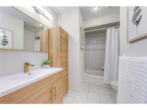 2001 Rosemount Crescent, Oakville, ON - Indoor Photo Showing Bathroom