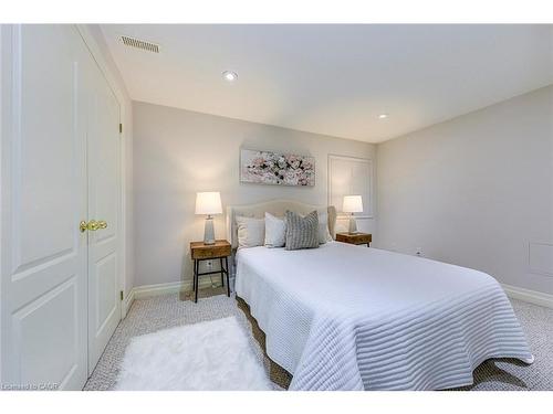 2001 Rosemount Crescent, Oakville, ON - Indoor Photo Showing Bedroom