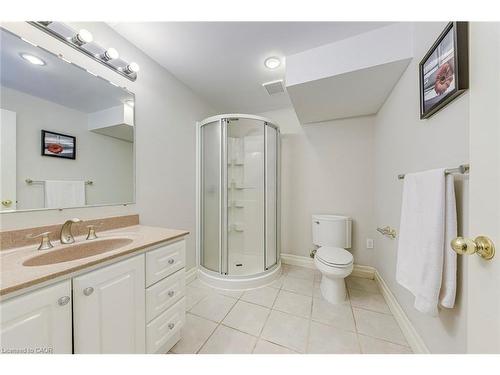 2001 Rosemount Crescent, Oakville, ON - Indoor Photo Showing Bathroom