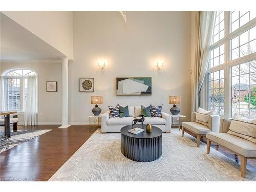2001 Rosemount Crescent, Oakville, ON - Indoor Photo Showing Living Room