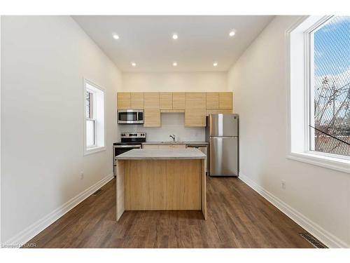 16 Murray Street W, Hamilton, ON - Indoor Photo Showing Kitchen