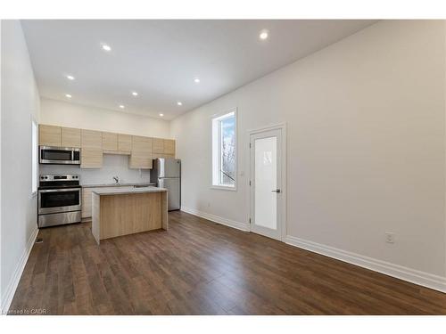 16 Murray Street W, Hamilton, ON - Indoor Photo Showing Kitchen
