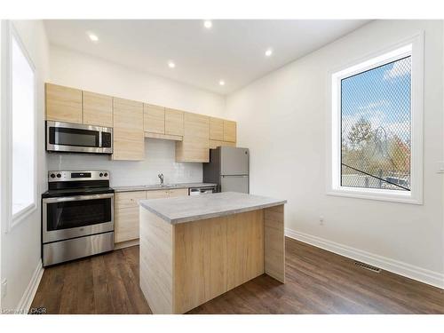 16 Murray Street W, Hamilton, ON - Indoor Photo Showing Kitchen