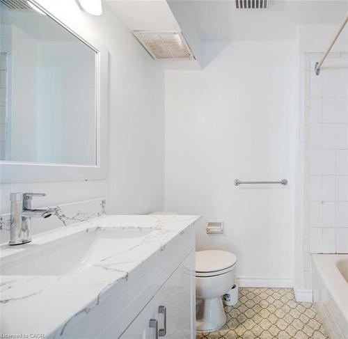 196 Millwood Crescent, Kitchener, ON - Indoor Photo Showing Bathroom