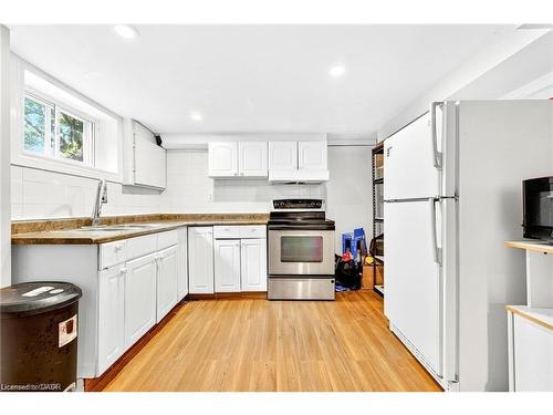 111 Leland Street, Hamilton, ON - Indoor Photo Showing Kitchen