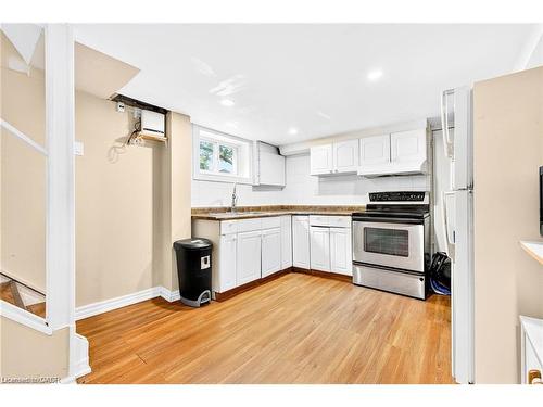 111 Leland Street, Hamilton, ON - Indoor Photo Showing Kitchen