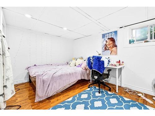 111 Leland Street, Hamilton, ON - Indoor Photo Showing Bedroom