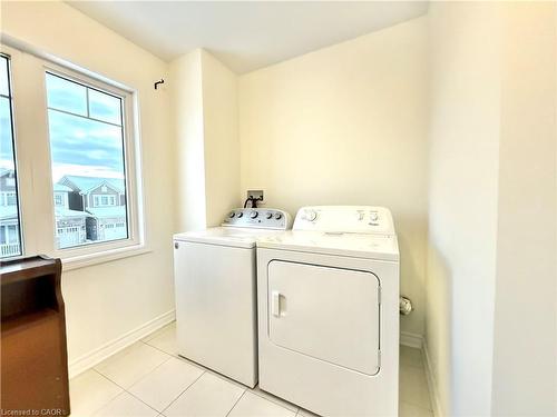 Main-382 Grovehill Crescent, Kitchener, ON - Indoor Photo Showing Laundry Room