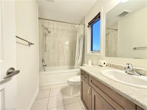 Main-382 Grovehill Crescent, Kitchener, ON - Indoor Photo Showing Bathroom