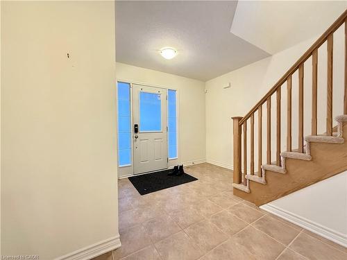 Main-382 Grovehill Crescent, Kitchener, ON - Indoor Photo Showing Other Room