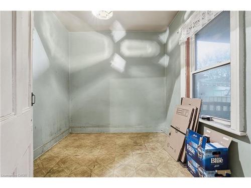 42 Burlington Street E, Hamilton, ON - Indoor Photo Showing Other Room