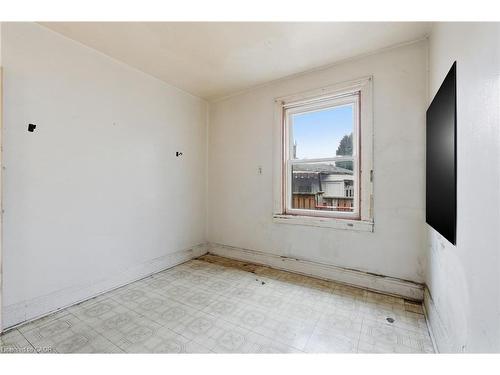 42 Burlington Street E, Hamilton, ON - Indoor Photo Showing Other Room