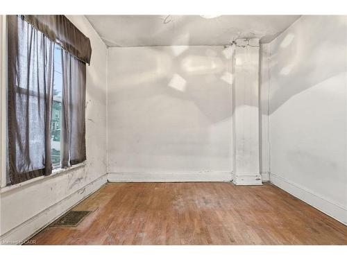42 Burlington Street E, Hamilton, ON - Indoor Photo Showing Other Room