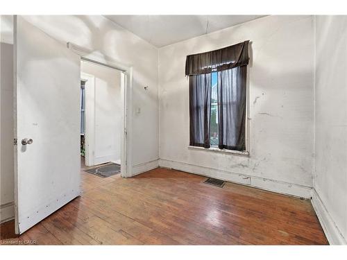 42 Burlington Street E, Hamilton, ON - Indoor Photo Showing Other Room