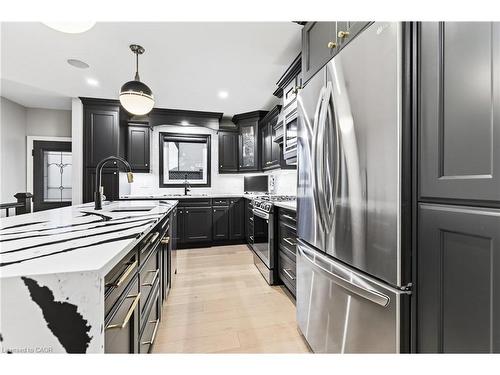 7 Waterside Drive, Stoney Creek, ON - Indoor Photo Showing Kitchen With Upgraded Kitchen