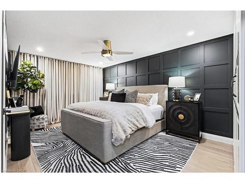 7 Waterside Drive, Stoney Creek, ON - Indoor Photo Showing Bedroom