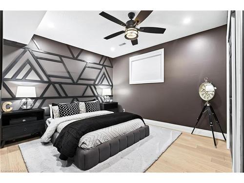 7 Waterside Drive, Stoney Creek, ON - Indoor Photo Showing Bedroom