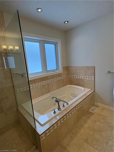 456 Westhaven Street, Waterloo, ON - Indoor Photo Showing Bathroom