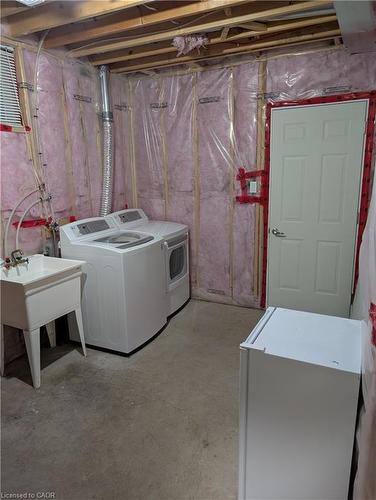 456 Westhaven Street, Waterloo, ON - Indoor Photo Showing Laundry Room