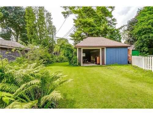 182 Balmoral Avenue S, Hamilton, ON - Outdoor With Backyard