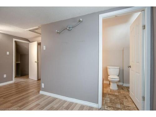 40 Krug Street, Kitchener, ON - Indoor Photo Showing Bathroom