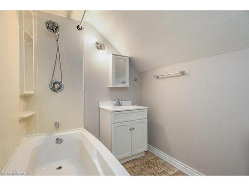 40 Krug Street, Kitchener, ON - Indoor Photo Showing Bathroom