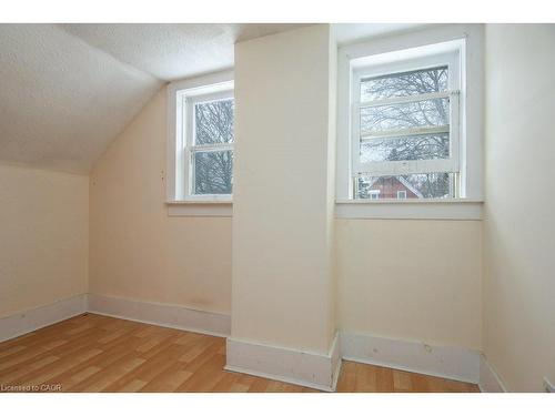 40 Krug Street, Kitchener, ON - Indoor Photo Showing Other Room