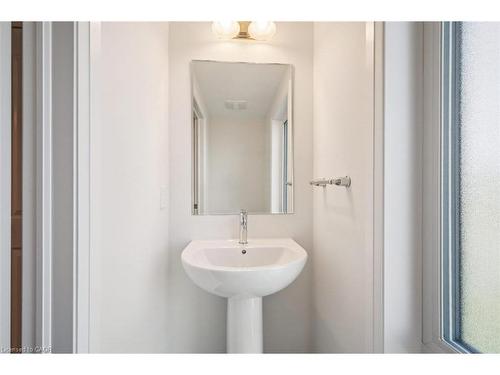 123 Reverie Way, Kitchener, ON - Indoor Photo Showing Bathroom