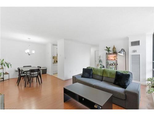 502-222 Jackson Street W, Hamilton, ON - Indoor Photo Showing Living Room