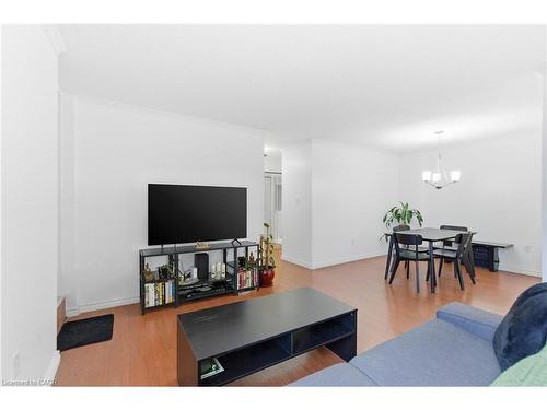 502-222 Jackson Street W, Hamilton, ON - Indoor Photo Showing Living Room