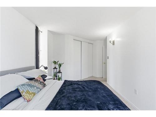 502-222 Jackson Street W, Hamilton, ON - Indoor Photo Showing Bedroom