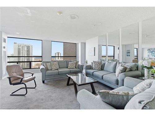 502-222 Jackson Street W, Hamilton, ON - Indoor Photo Showing Living Room
