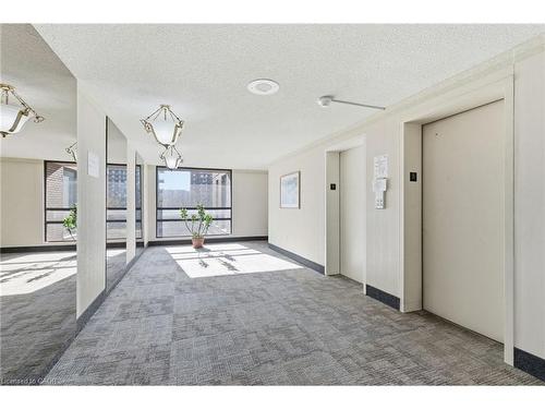 502-222 Jackson Street W, Hamilton, ON - Indoor Photo Showing Other Room