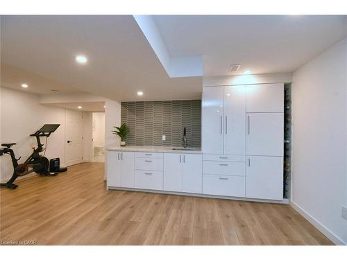 100 Bedrock Drive, Hamilton, ON - Indoor Photo Showing Gym Room