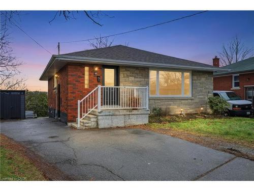 20 Nelligan Place, Hamilton, ON - Outdoor With Deck Patio Veranda