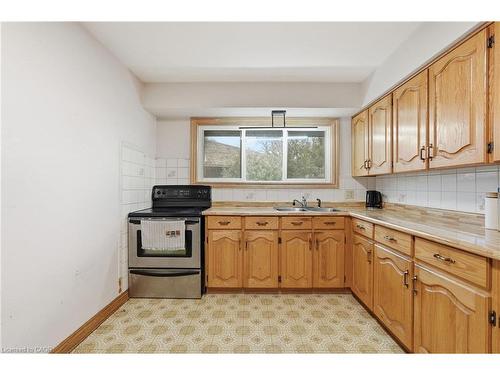 20 Nelligan Place, Hamilton, ON - Indoor Photo Showing Kitchen
