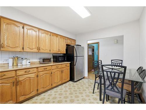 20 Nelligan Place, Hamilton, ON - Indoor Photo Showing Kitchen