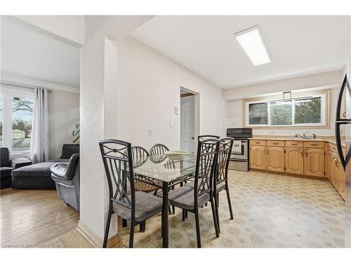 20 Nelligan Place, Hamilton, ON - Indoor Photo Showing Dining Room