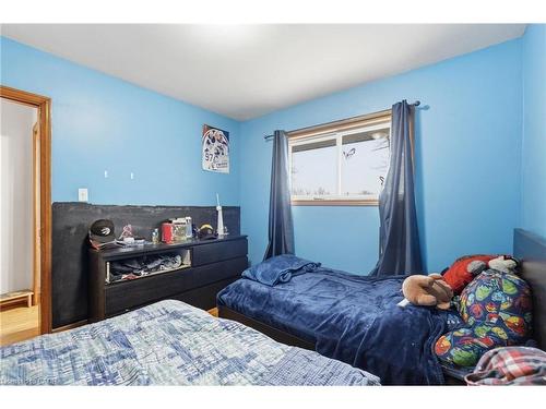 20 Nelligan Place, Hamilton, ON - Indoor Photo Showing Bedroom